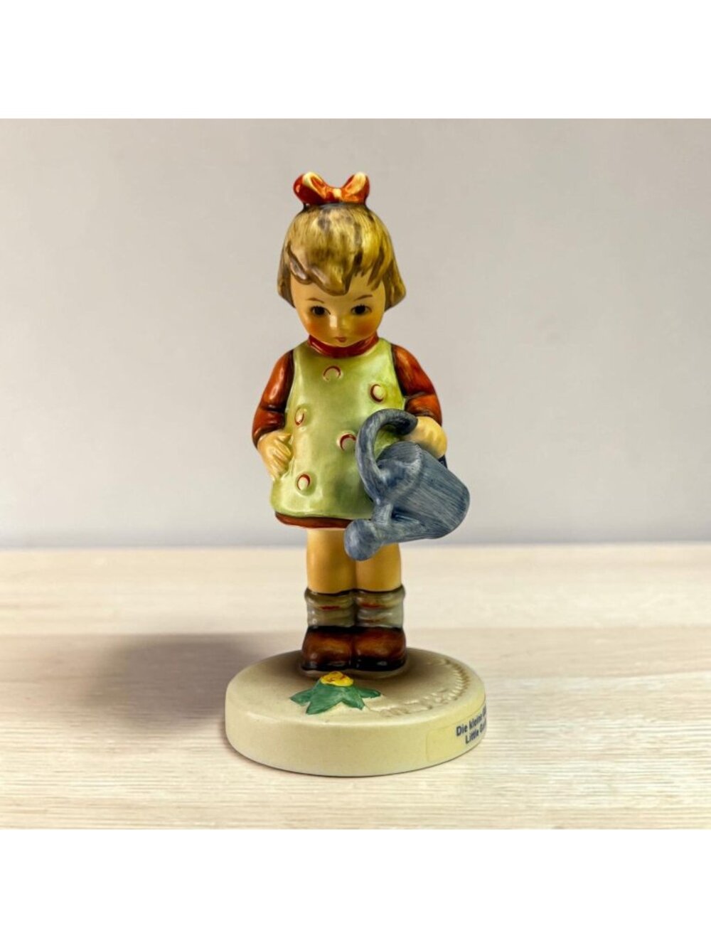 Hummel Little Gardener Figurine #927 3.75" Goebel Germany Hum 74 From 1990s